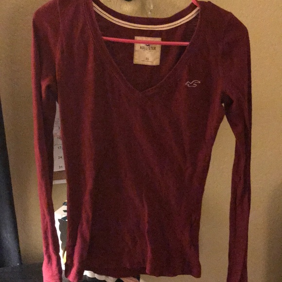 Hollister Long Sleeve - Picture 2 of 2